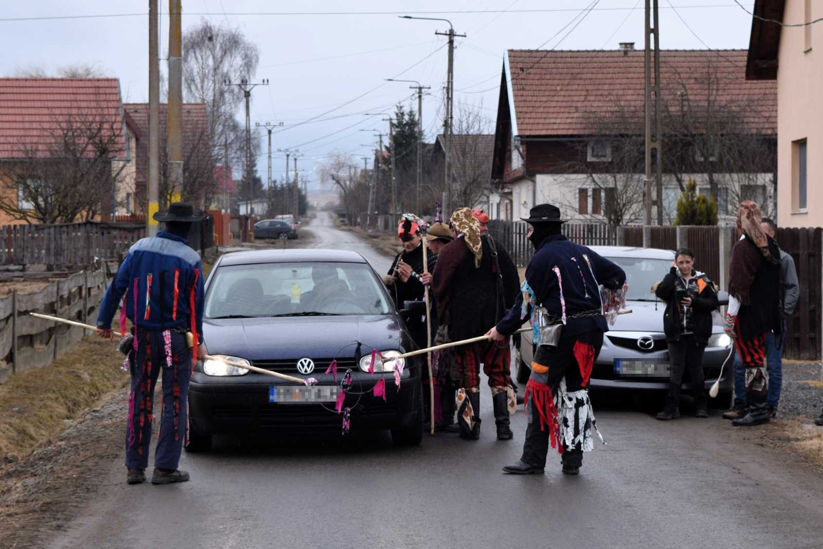 Az autósok sem úszták meg, adakozniuk kellett a 